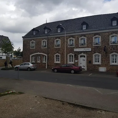 فندق Restaurant Jaegerhof 3*